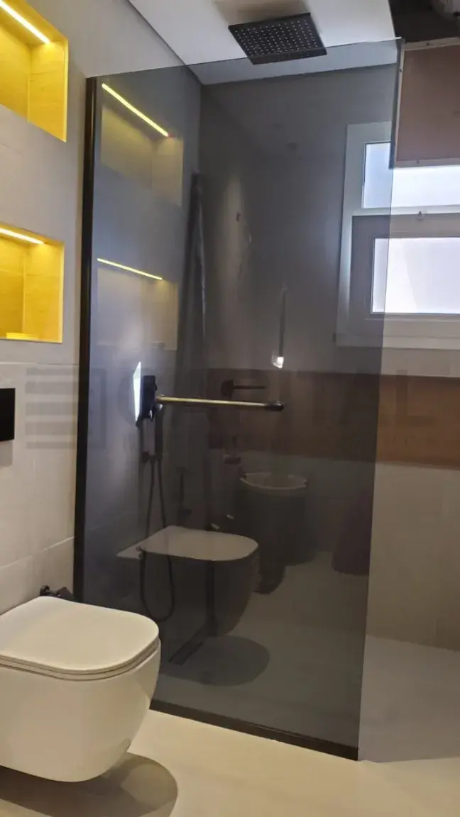 Fixed Glass