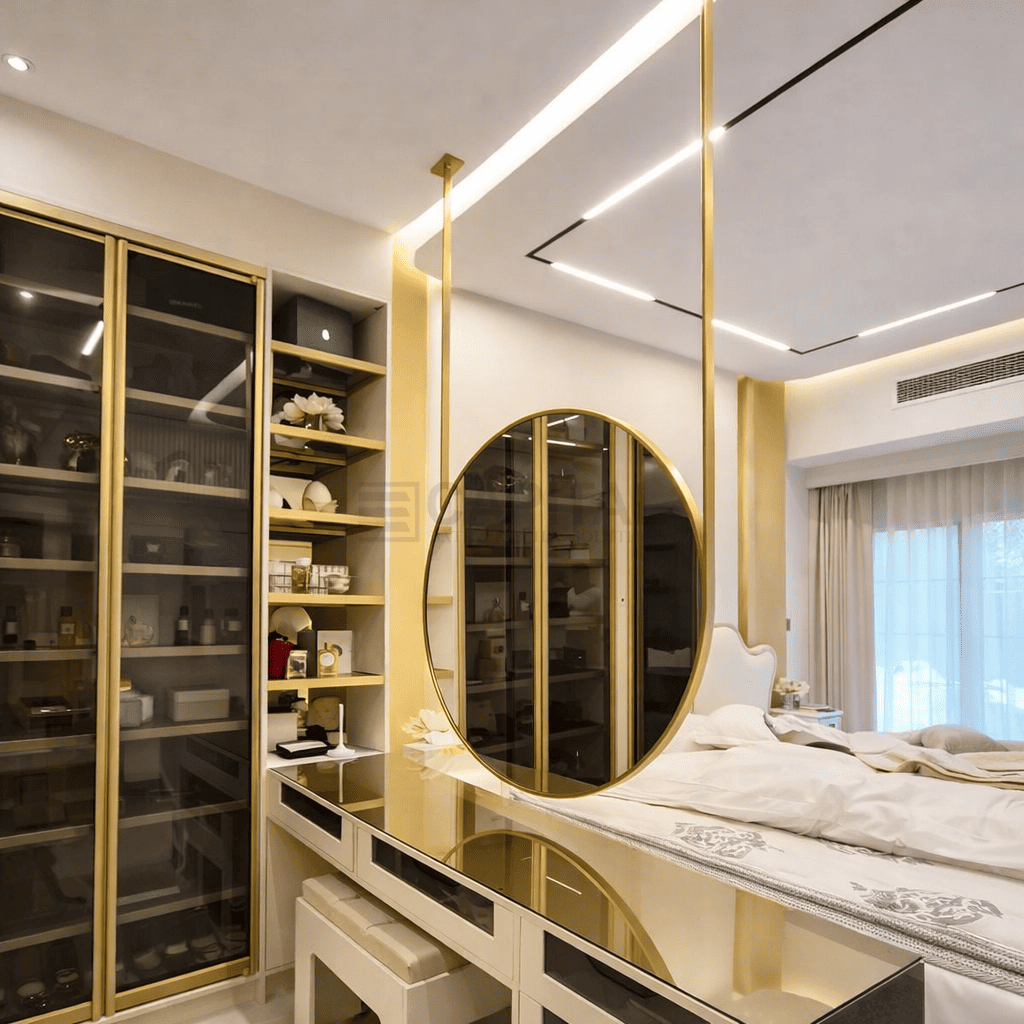 Luxury Double-Sided Hanging Mirror – Gold Frame 